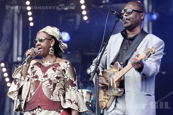 AMADOU ET MARIAM - 2012-06-24 - PARIS - Hippodrome de Longchamp - 